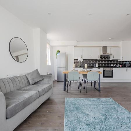 Vertigo Apartments Кингстън на Темза Екстериор снимка